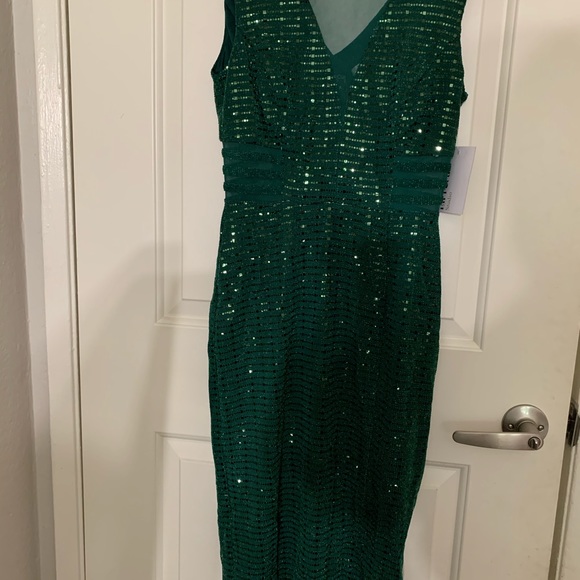 Beautiful green sequins dress - Picture 3 of 5